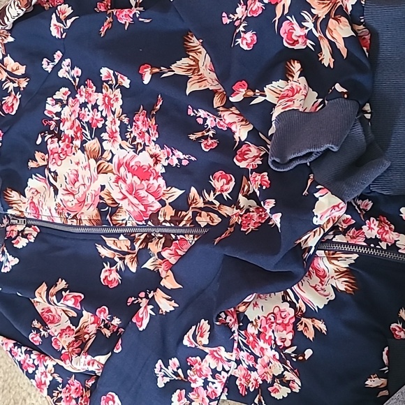 Flower light jacket - Picture 2 of 3